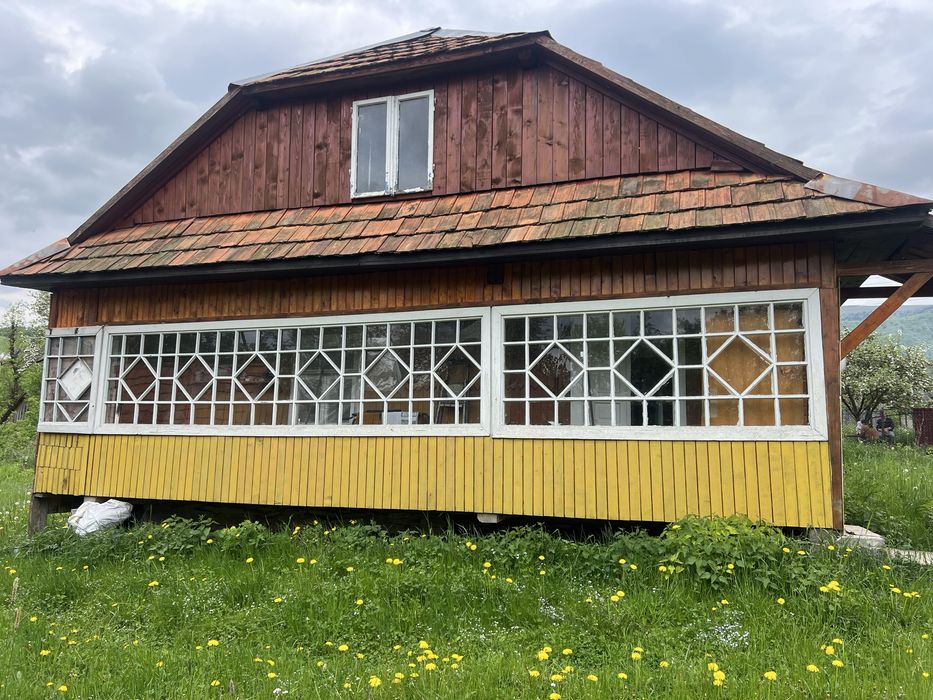 Продаж будинку  біля лісу та річки