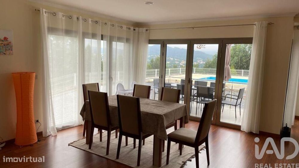 Casa / Villa T3 em Refóios do Lima de 185,00 m2