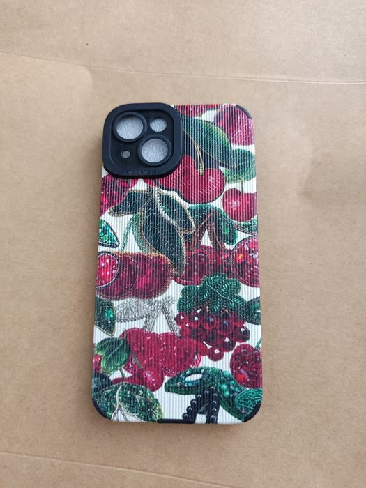 Etui na iPhone 14