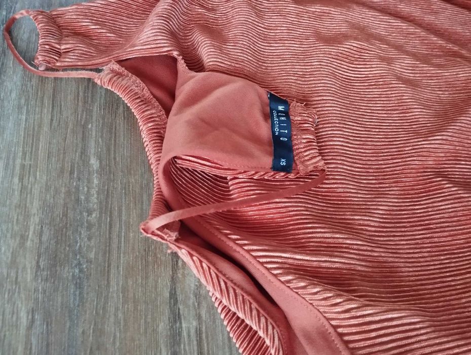 pomarańczowa długa sukienka