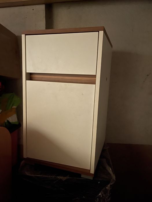 Mesinha de cabeceira