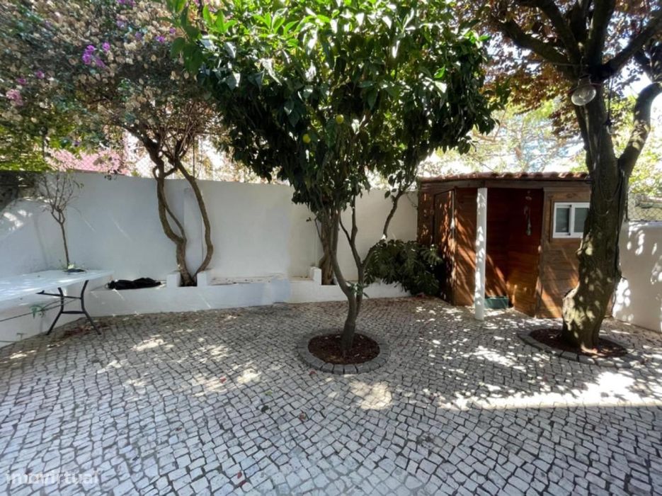 Quarto - localizado em Penha Lisbon