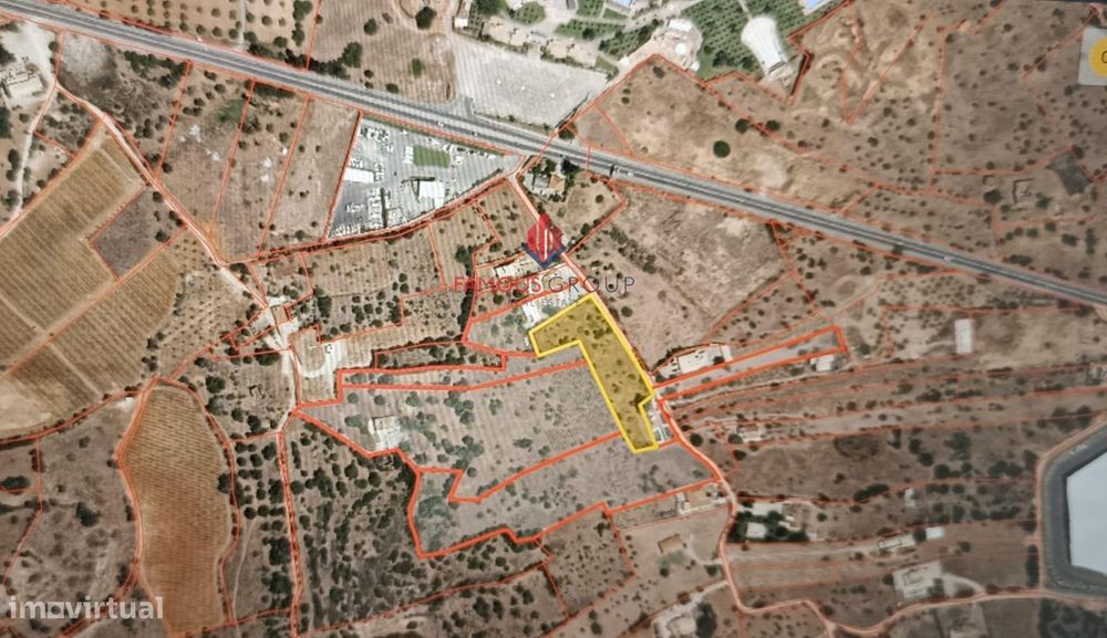Fantástico terreno com 4360m2 numa zona Habitacional dispersa em...