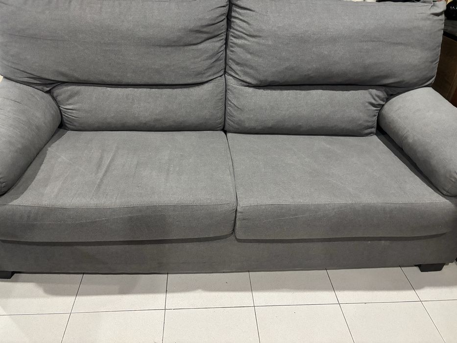 Sofa cinzento 3 lugares