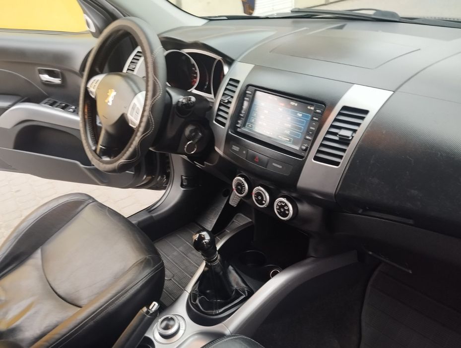 Продам PEUGEOT 4007,4x4, 7-місна,2.2 dizel, рідна фарба!