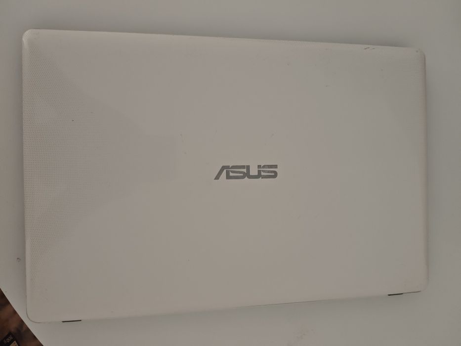 Portátil ASUS i3