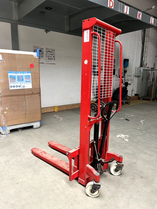 Wózek podnośnikowy ręczny z pompką nożną, widłowy