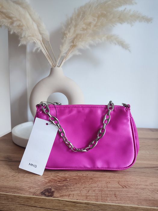 Mala pequena Mango acetinada nova com etiqueta