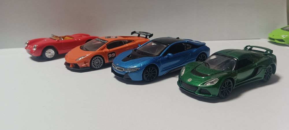 Carros escala 1/43 (lote de 20 carros)