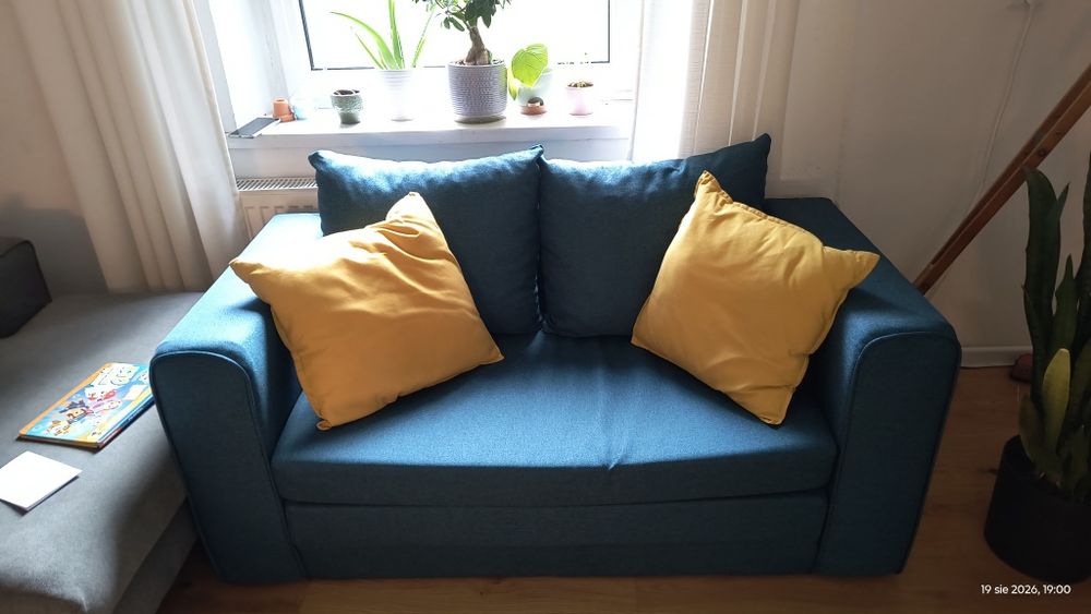 Rozkładana sofa.
