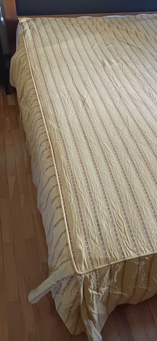 Colcha amarela ( forrada)