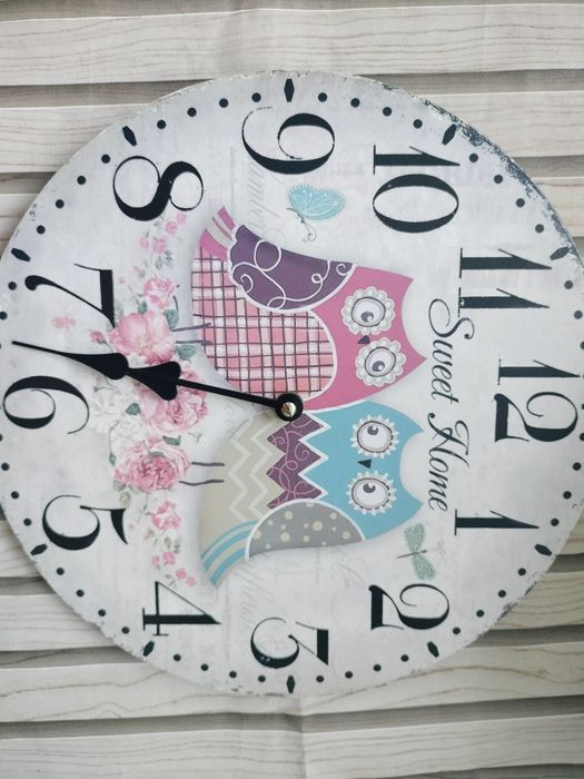 Relógio novo pendurar ou pousar