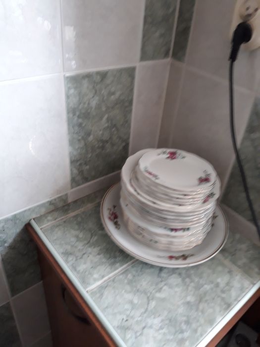 Śliczny nieużywany serwis obiadowy z chińskiej porcelany
