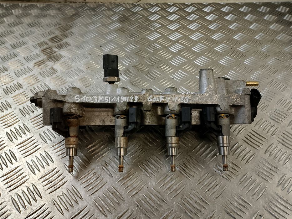 Kolektor Ssący + Wtryski Vw Golf V 5 1.6 B 03C 133 204 Aa