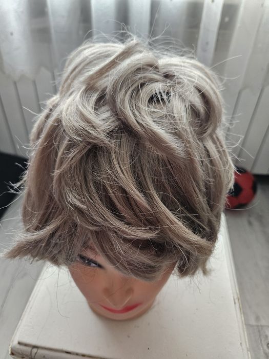 Peruka krótka blond