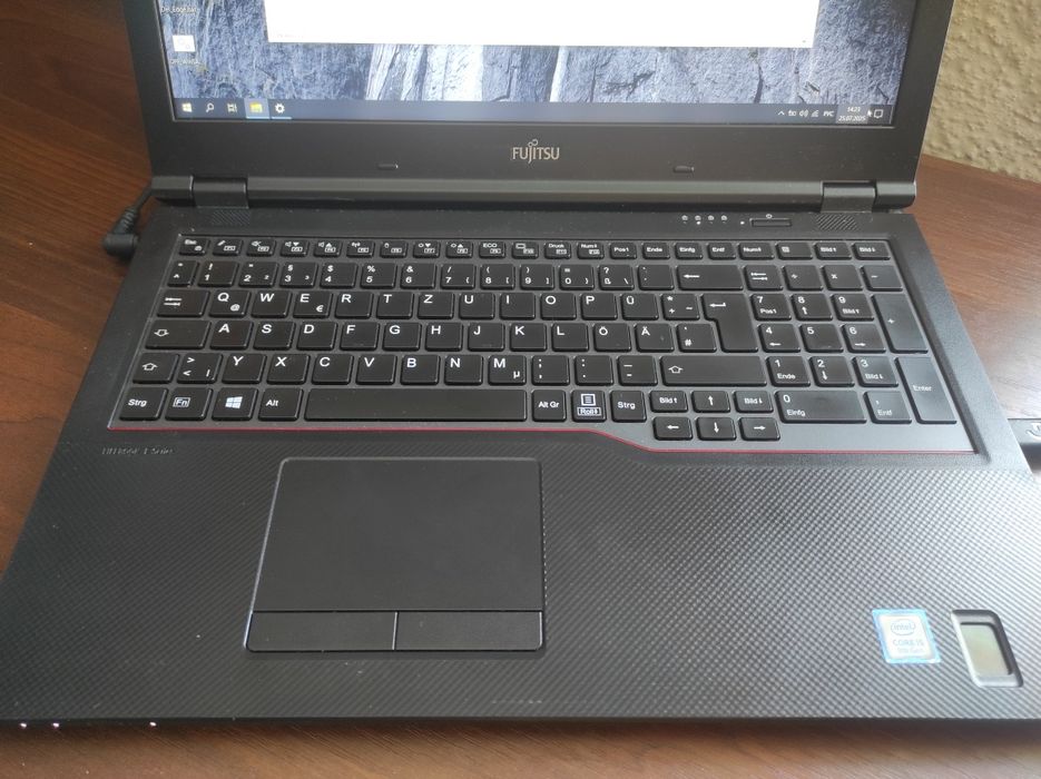 Ноутбук Fujitsu E559 i5-8g DDR4 8gb ssd 128gb