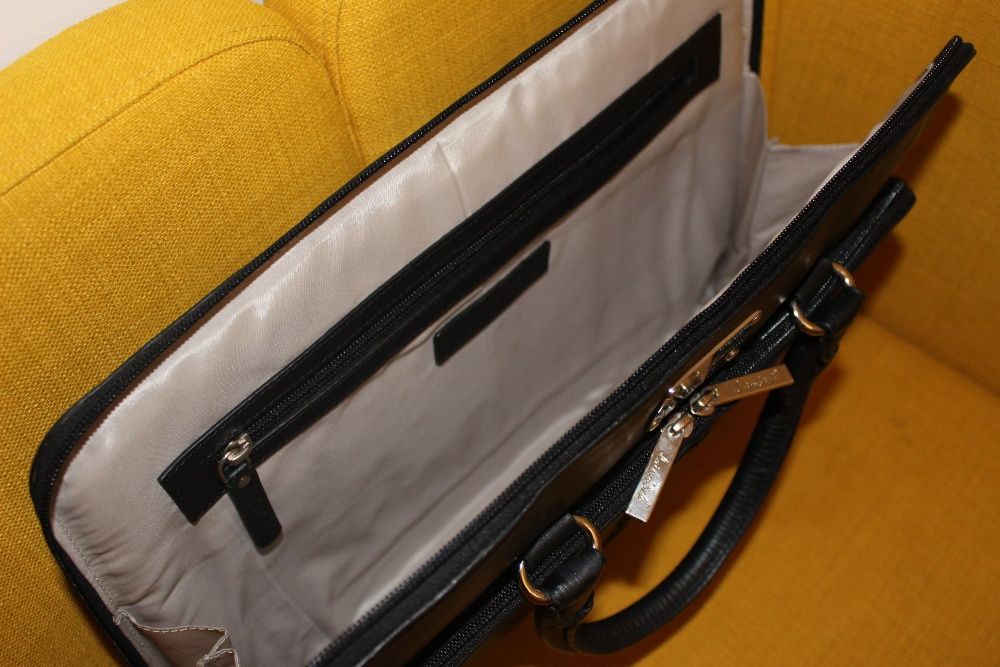 Mala de portátil em pele