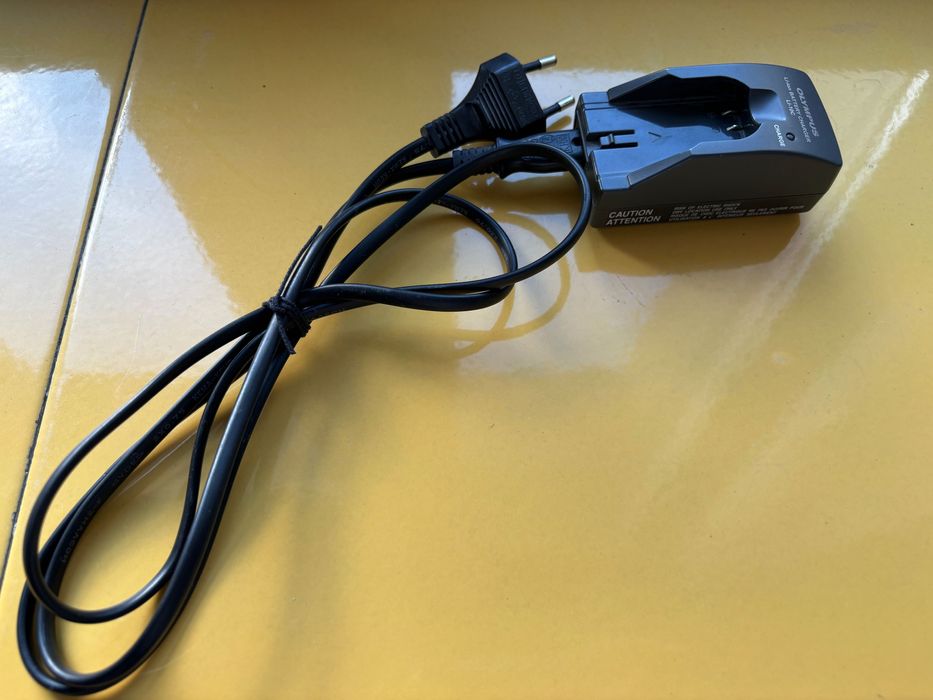 Ładowarka Olympus LI-10C