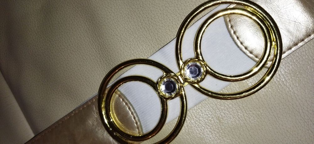 Pasek złoty z piękną klamrą