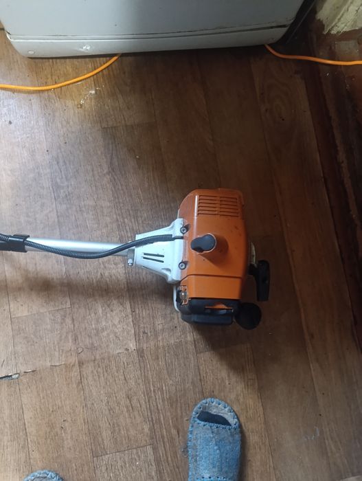 Продам бензо триммер штиль fs250