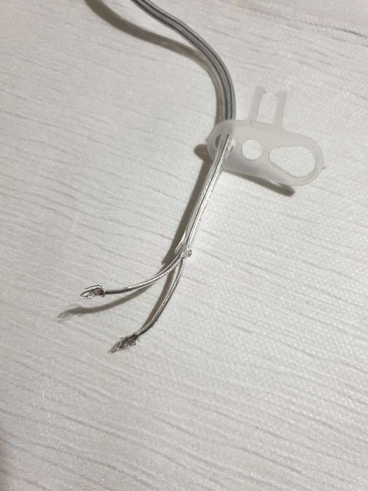 Candeeiro de teto, branco, em bom estado, casquilho E27