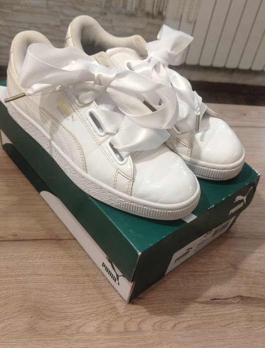 Białe sneakersy Adidasy Puma Basket z kokardami 38