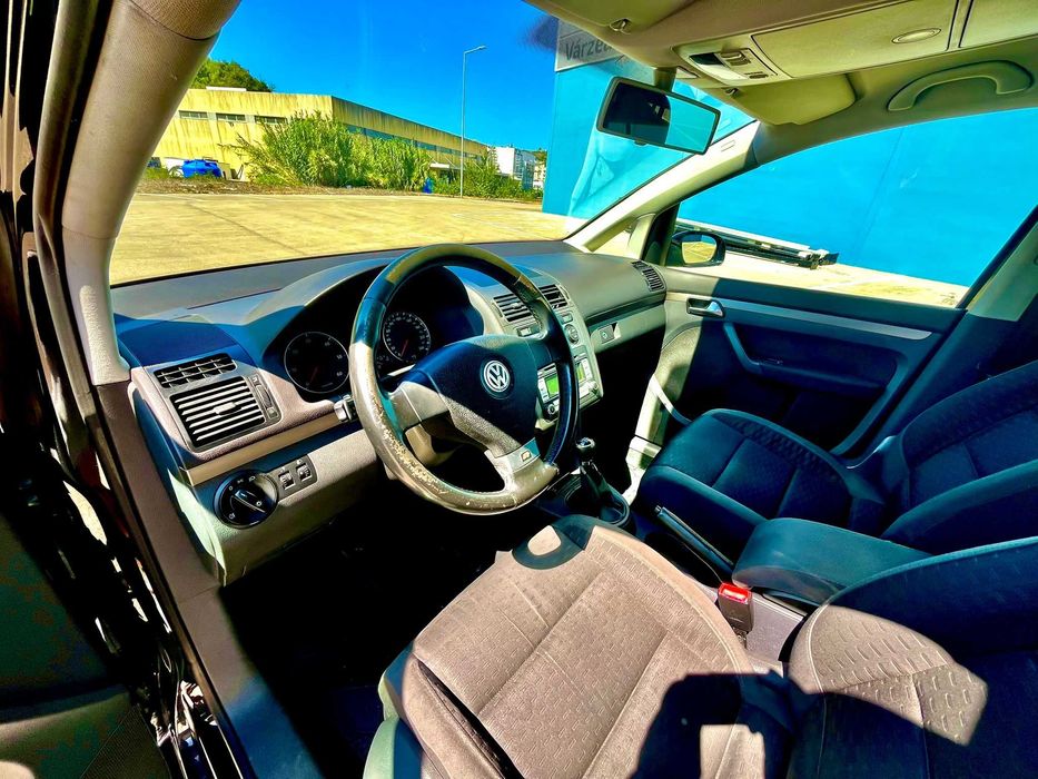 VW Touran 1.9 TDI 105cv | 7 Lugares | Bem Conservada | Revisões em Dia