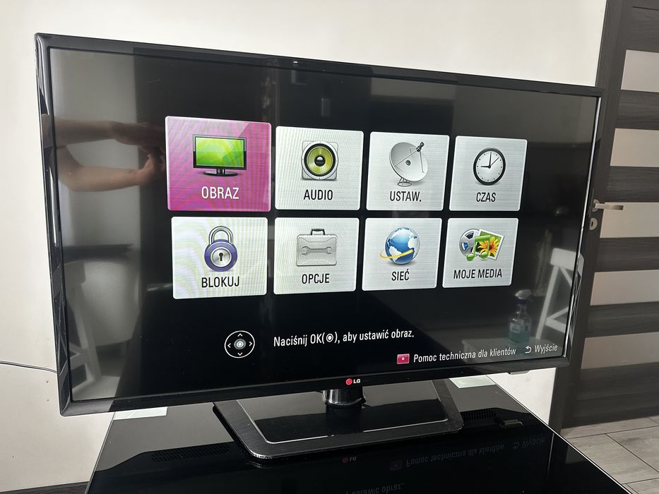Telewizor LG 42LM3450 + pilot (42 cale)