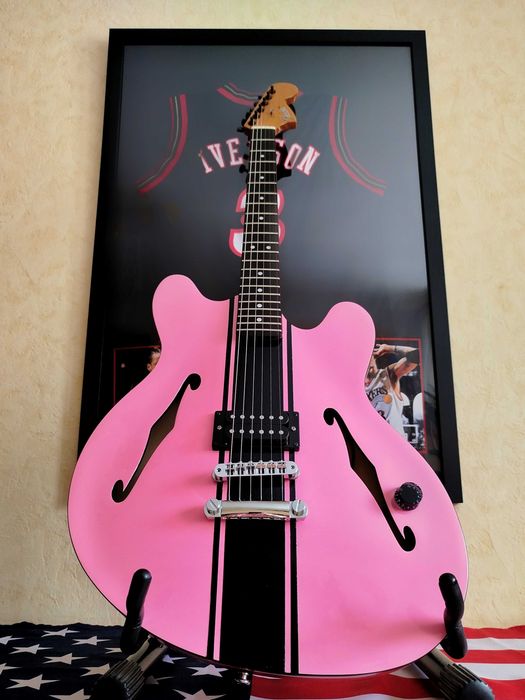 Fender Tom DeLonge Starcaster