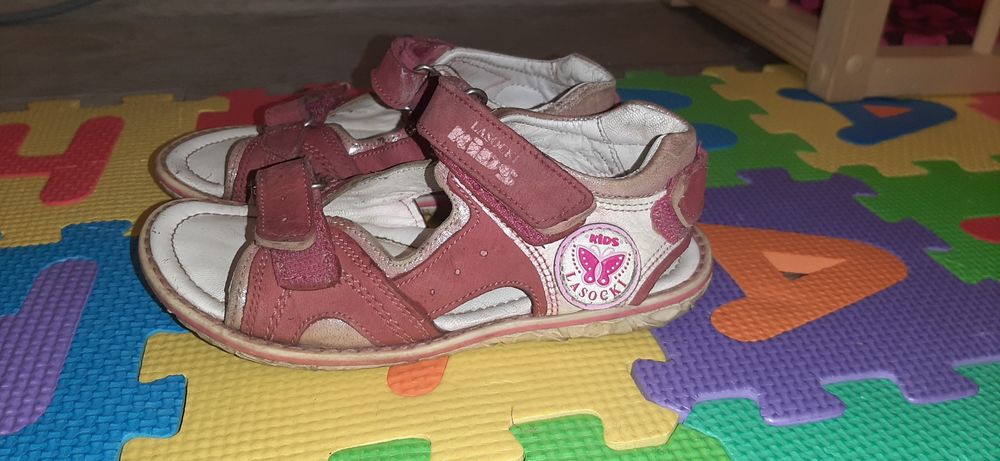 Босоніжки на дівчинку шкіряні