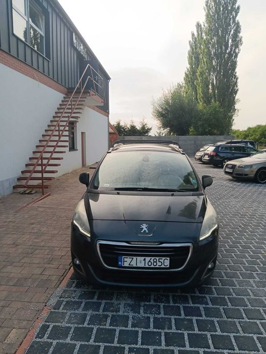 PEUGEOT 5008 osobowy