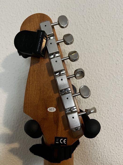 Guitarra Harley Benton ST-62 SB Vintage Series + BRINDE