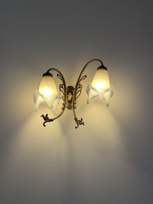 Candeeiro de parede em tons de azul