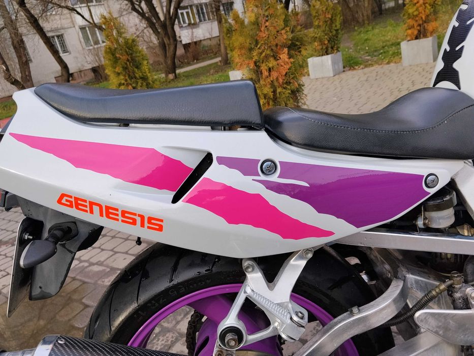 Продам YMAXA YZF750R