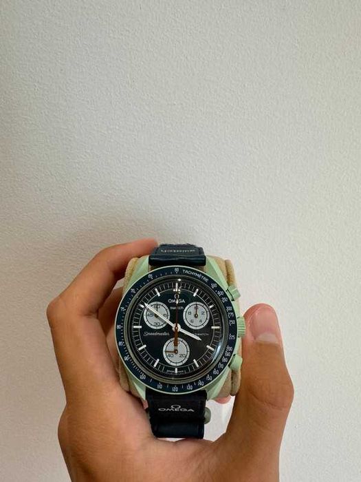 Omega x Swatch Mission To Earth MoonSwatch- SO33G100