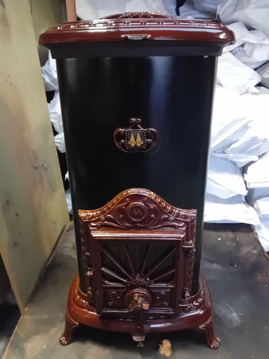 Salamandra em ferro fundido esmaltada