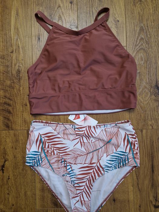 Новый раздельный купальник размер L