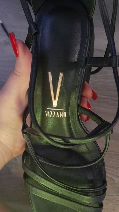 Босоніжки жіночі