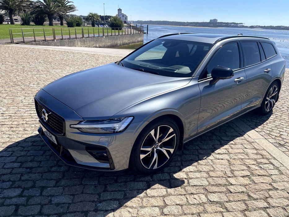 Volvo V60 PLUS DARK | B4 Diesel | Volvo Selekt – Full Extras