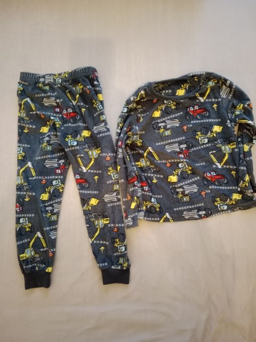 Zestaw 4 piżam zimowych r.110/116