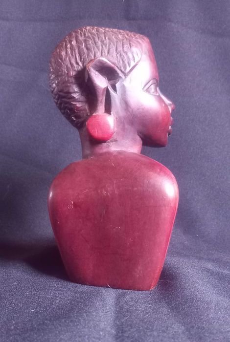 Busto do Senegal anos 90