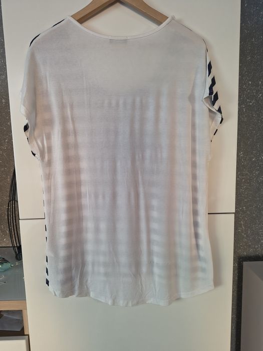 T-shirt damski Guess