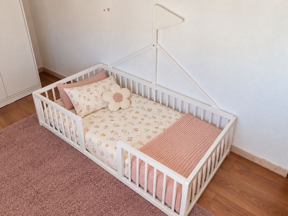 Cama de criança +estrado + colchão