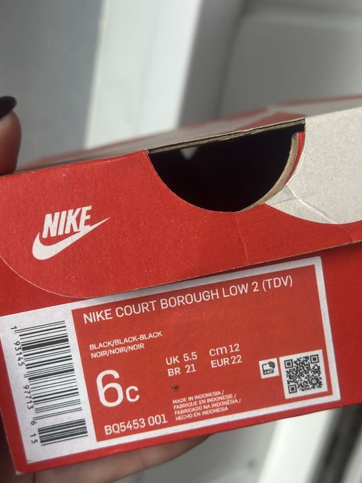 продам оригінальні кросівки дитячі від Nike