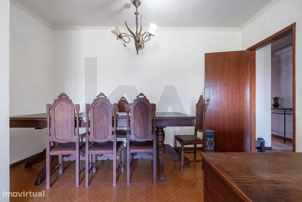 Apartamento T3 com varanda no centro da Mealhada