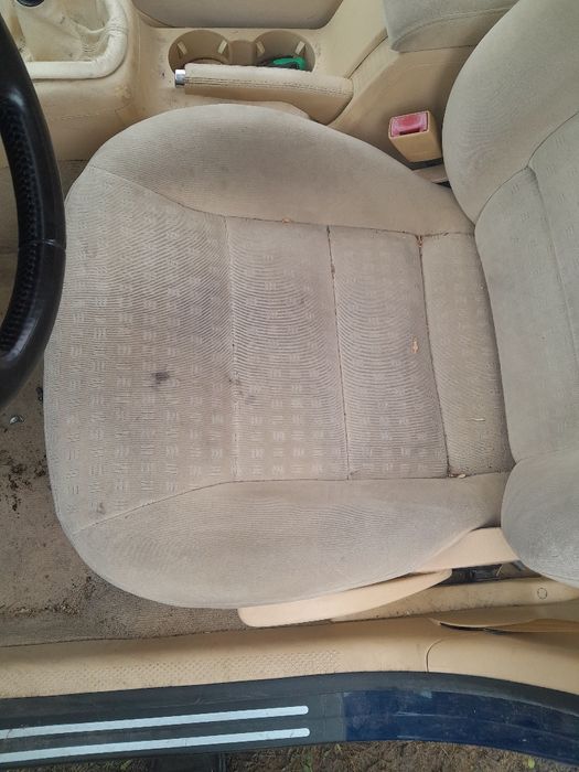 Siedzenia,kanapa tył passat b5 fl sedan ,welurowe, kremowe