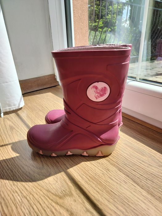 Gumowce, kalosze, buty 28-29 migające podeszwy.