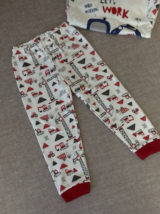 Дитяча піжама для хлопчика з машинками (нова)