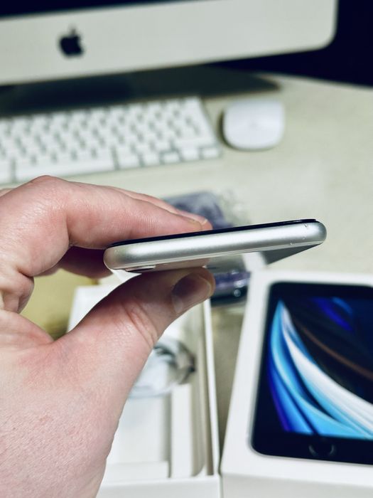 Apple IPhone SE 2020 64gb neverlock КОМПЛЕКТ