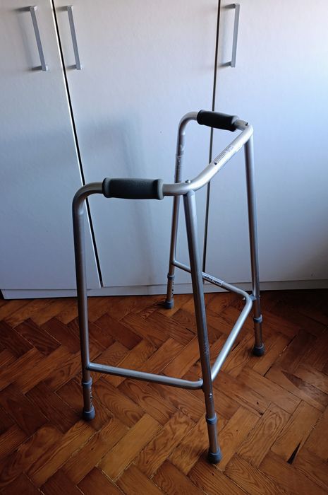 Vendo andarilho novo